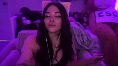 Brunette Solo Webcam Masturbation