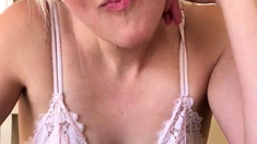 amateur blonde solo webcam