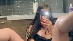 Amateur brunette double toying on webcam