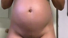 Big boob brunette masturbates on webcam