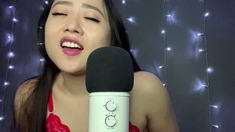 Amateur Webcam Cute Teen Plays Solo