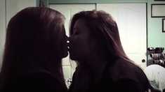 Asian Amateur Lesbians Kissing