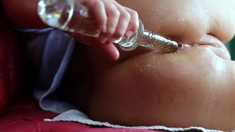 Amateur Close Up Squirting Masturbation